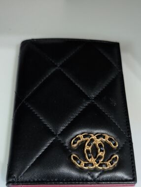 CHANEL Black Quilted Leather Card & Key Holder with Gold CC Chain Logo